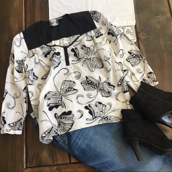 Anthropologie Tops - Anthro Girls from Savoy Butterfly blouse size 4